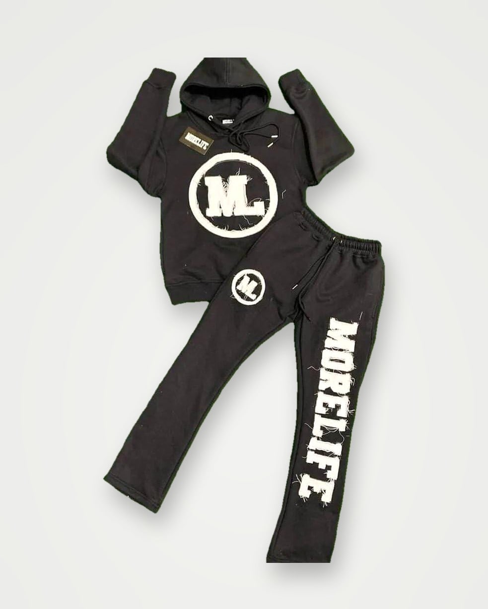 Black short-sleeve hoodie and sweatpants set with white prints