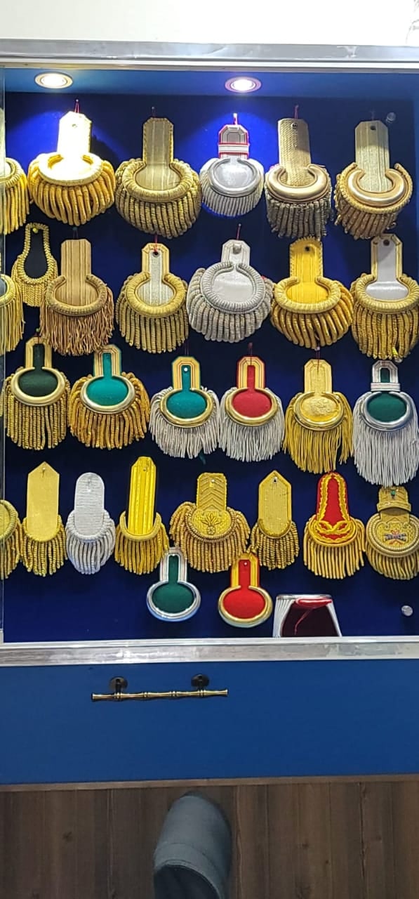 Fringed bullion epaulettes in gold and silver